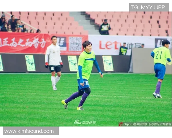 足球明星享受盒饭的日常生活瞬间视频分享